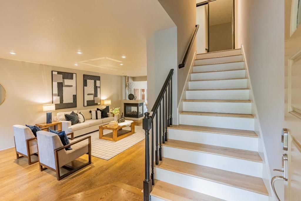 Photo of 978 La Mesa Terrace #E, Sunnyvale, CA 94086 (MLS # ML82033841)