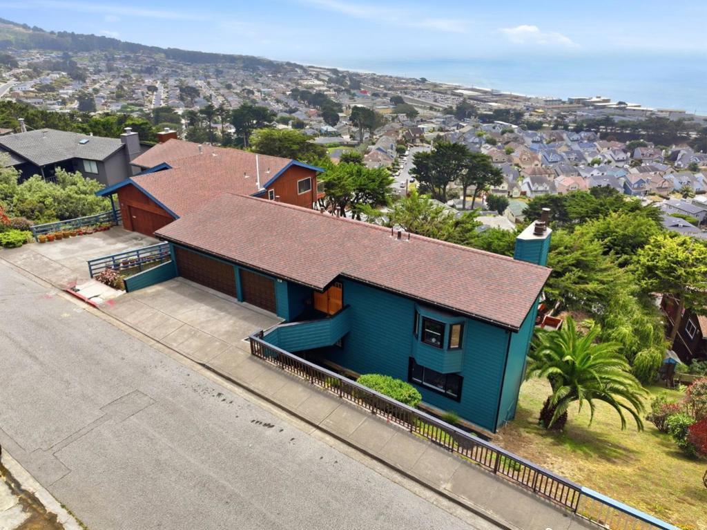 308 Farallon Avenue