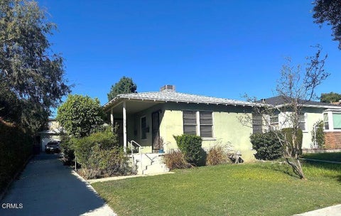 Photo of 1371 N Grand Oaks Avenue, Pasadena, CA 91104 (MLS # P1-29406)