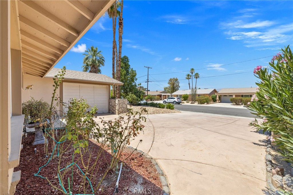 Palm Desert Country Club (32417) - Residential