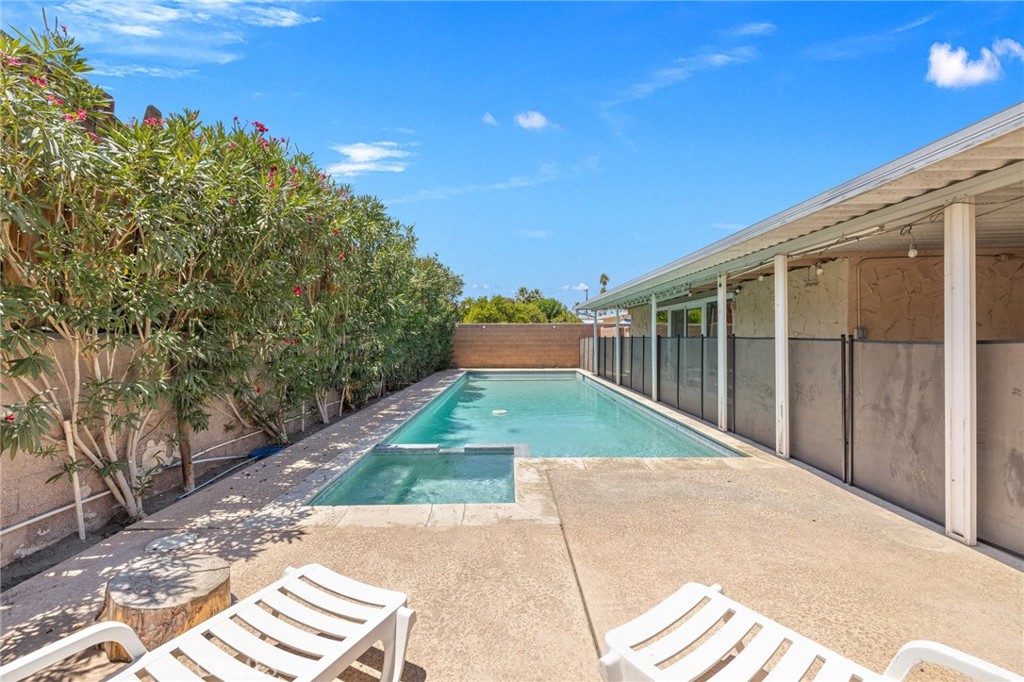 Palm Desert Country Club (32417) - Residential