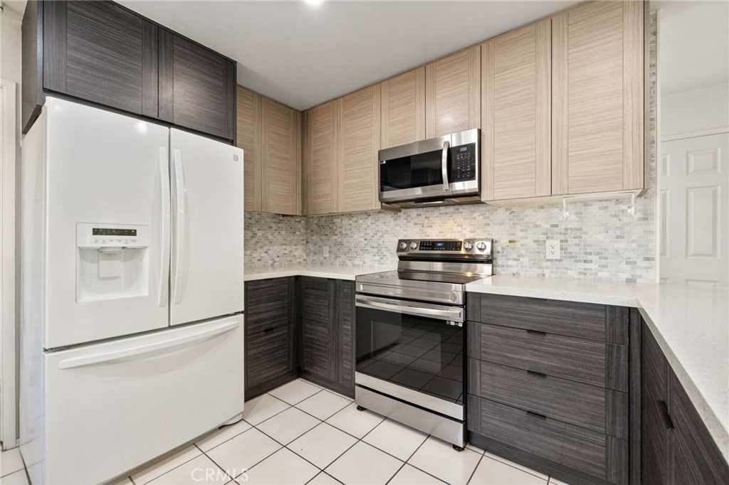 Palm Desert Country Club (32417) - Residential