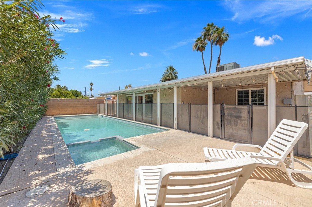Palm Desert Country Club (32417) - Residential