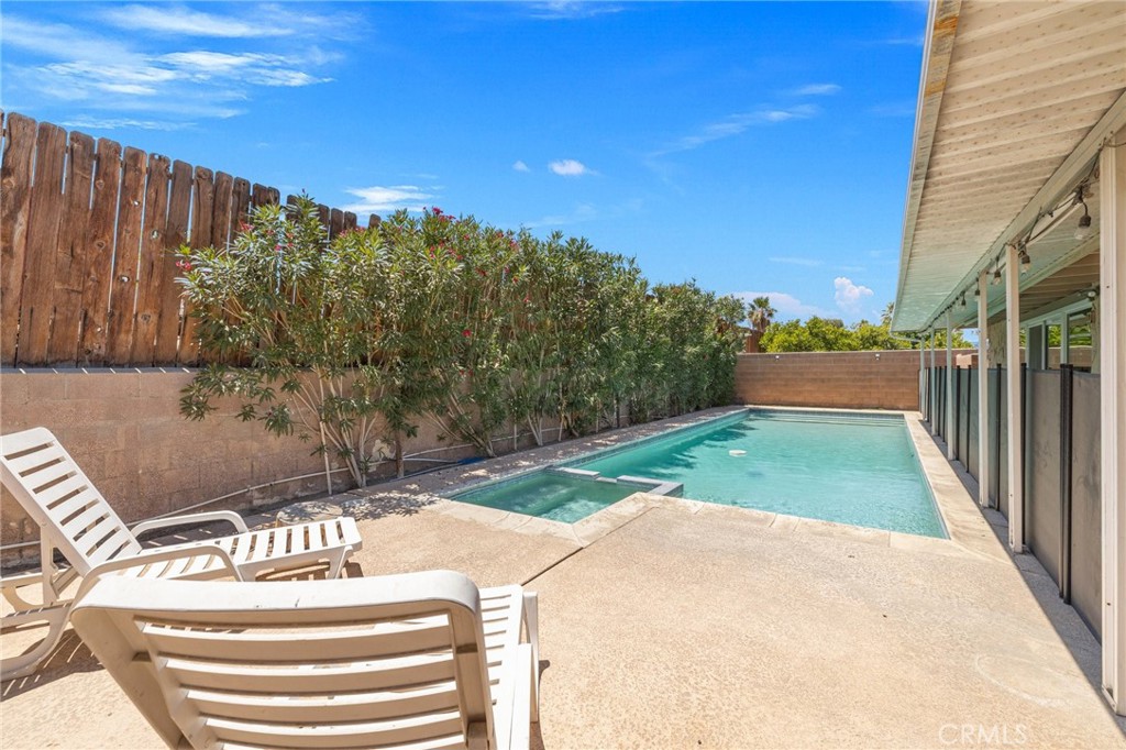 Palm Desert Country Club (32417) - Residential