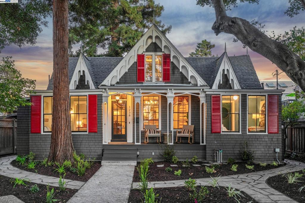 EAST END - Residential