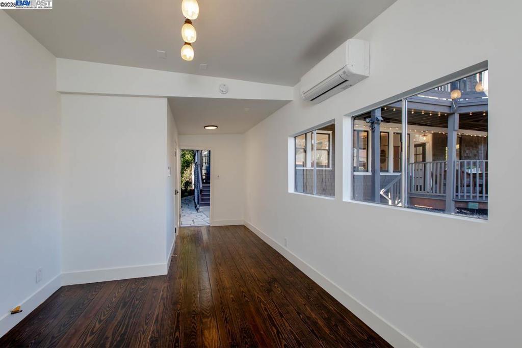 EAST END - Residential