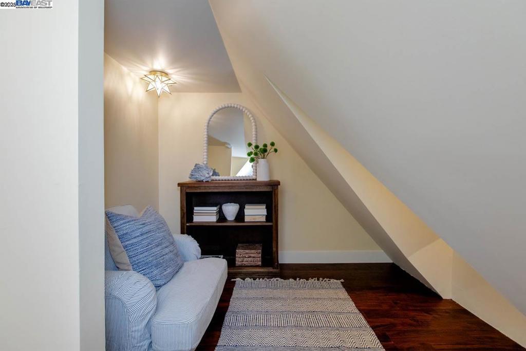 EAST END - Residential