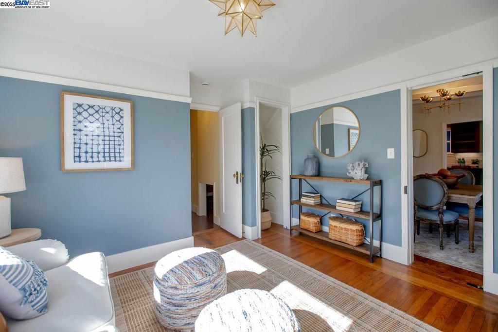 EAST END - Residential