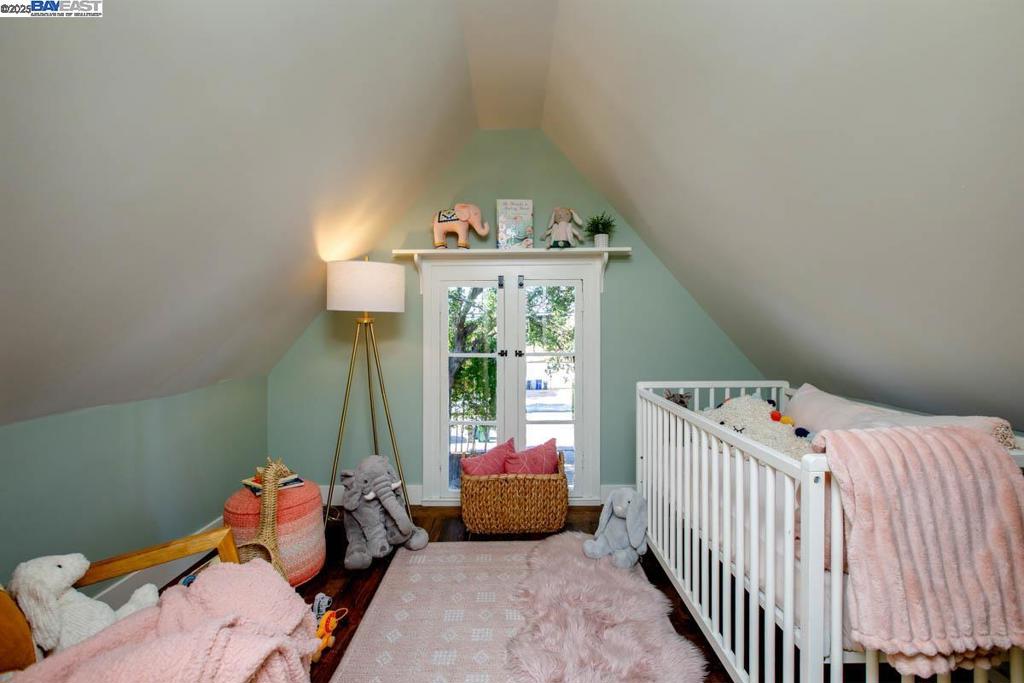 EAST END - Residential