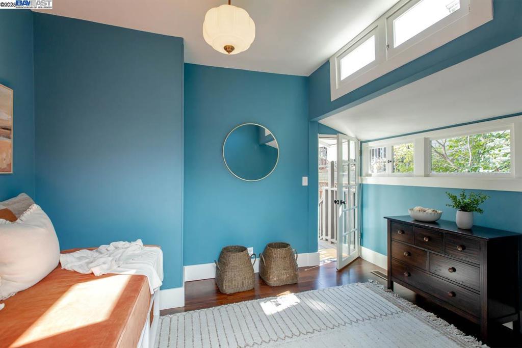 EAST END - Residential