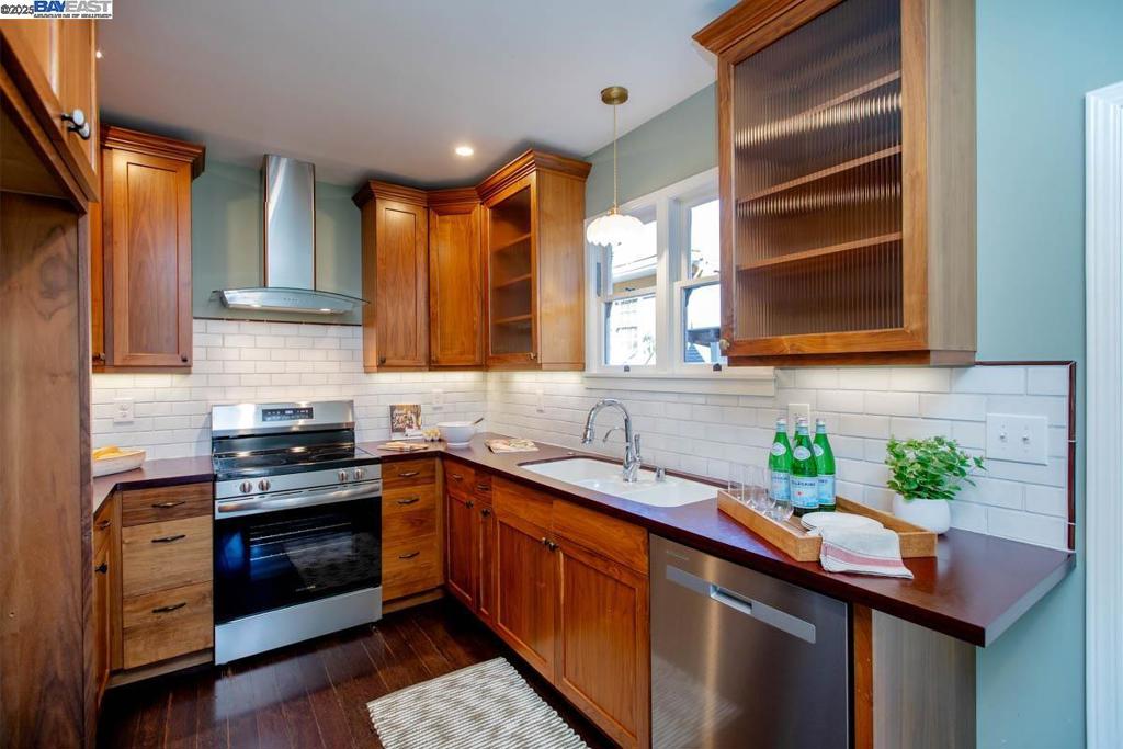 EAST END - Residential