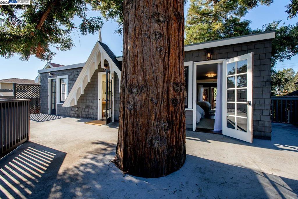 EAST END - Residential