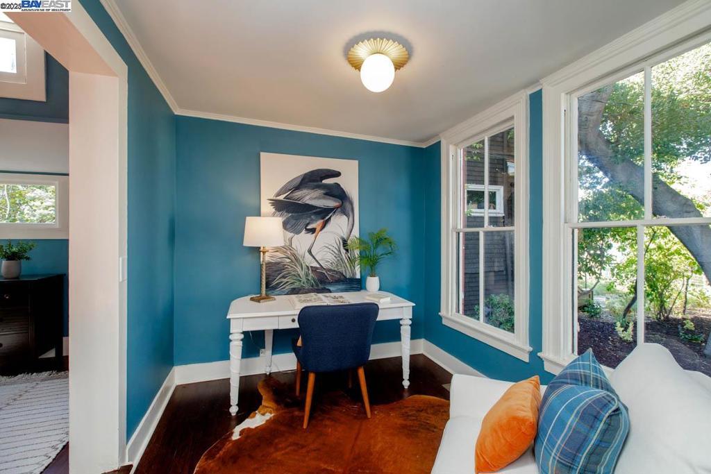 EAST END - Residential