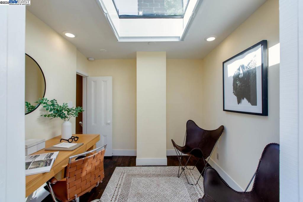 EAST END - Residential