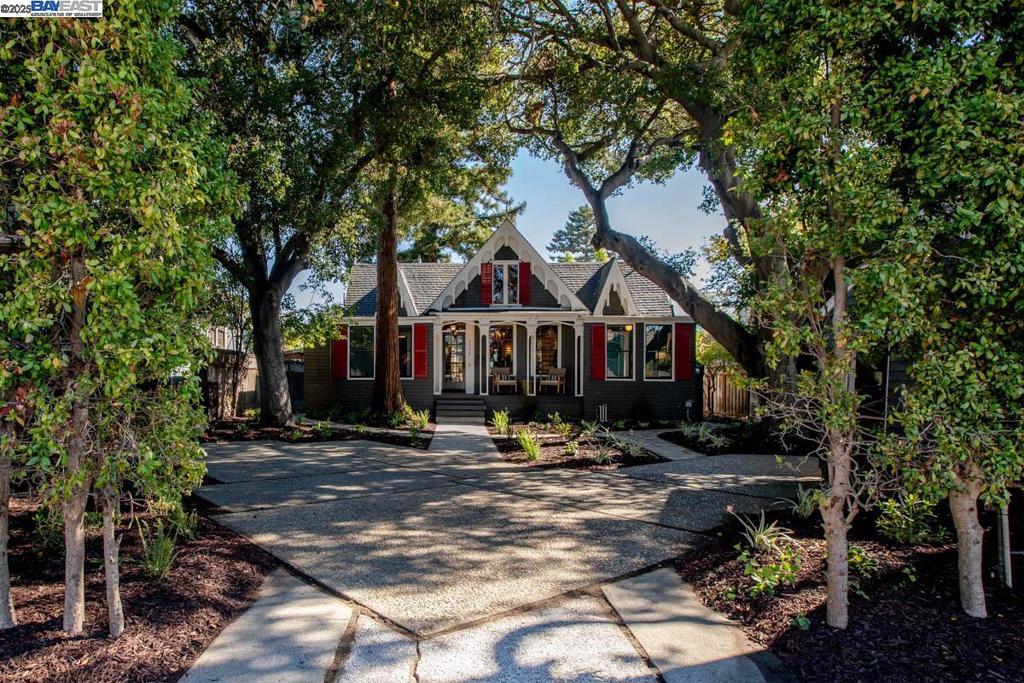 EAST END - Residential