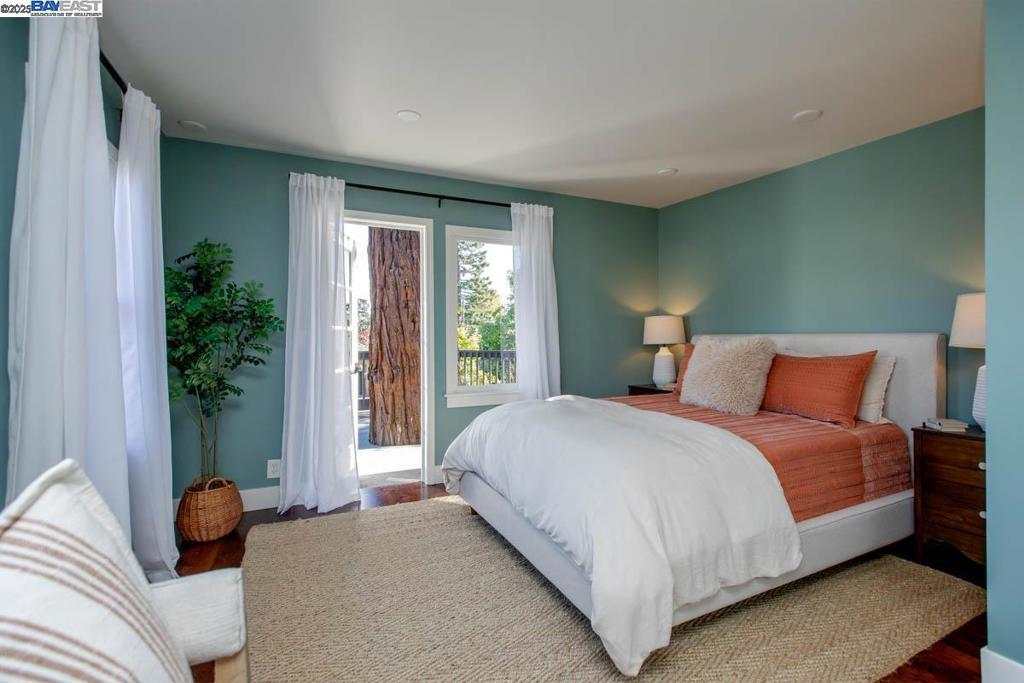 EAST END - Residential