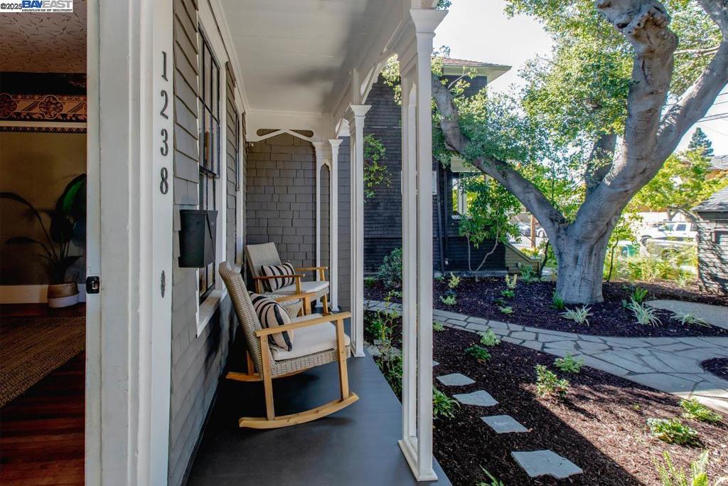 EAST END - Residential