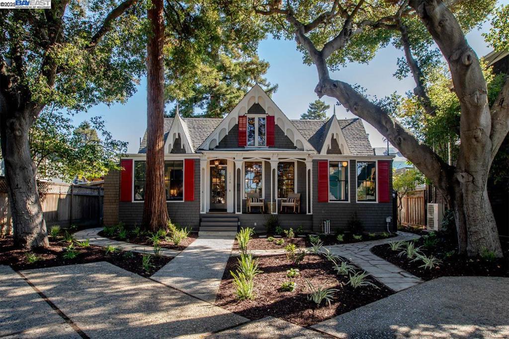 EAST END - Residential