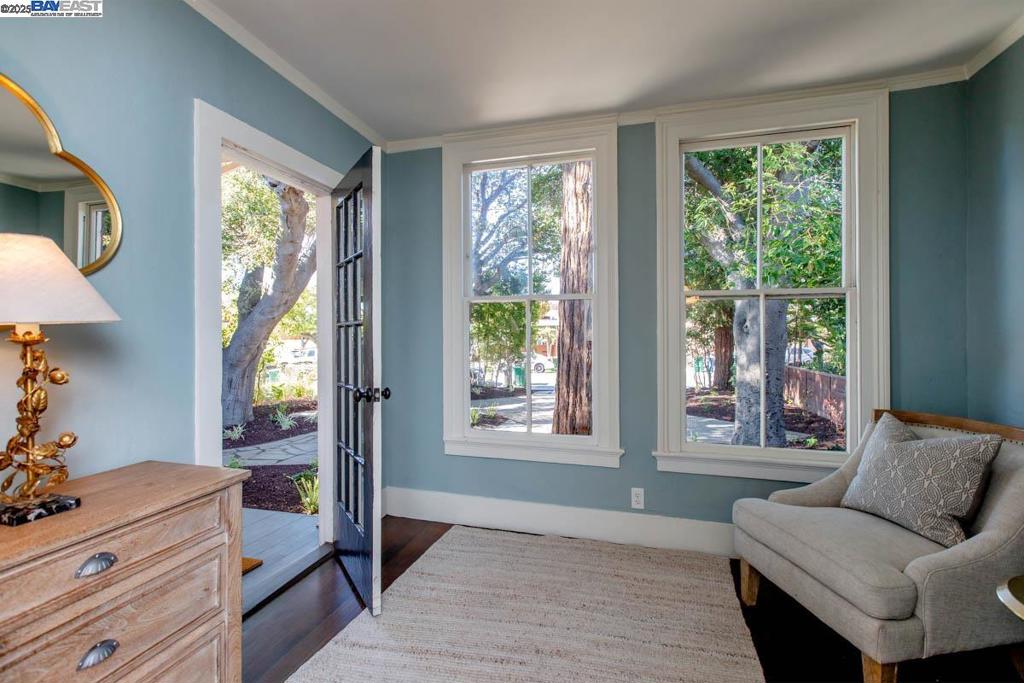 EAST END - Residential