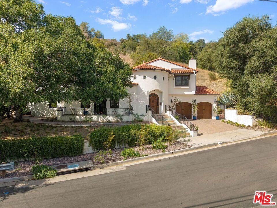 2501 Hermosita Drive