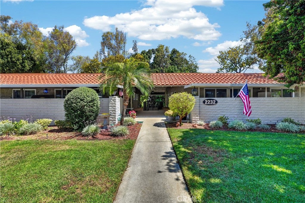 2232 Via Puerta A, Laguna Woods CA 92637