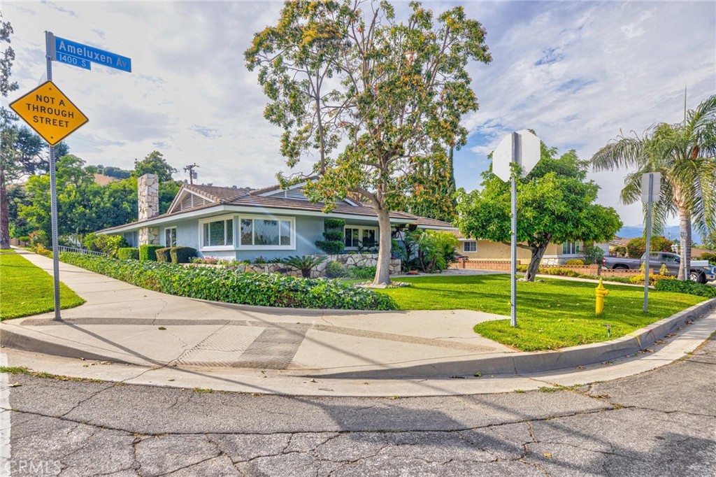 1461 Ameluxen Avenue