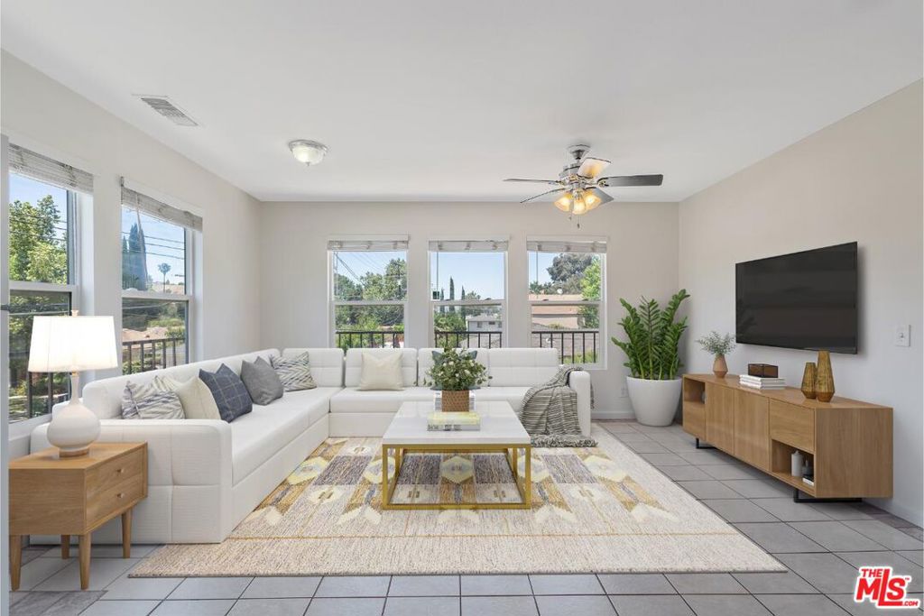 Nestled on peaceful Buenaventura St in Woodland Hills, this upper-level unit of a duplex offers natural light in every room, a private two-car garage, washer/dryer, spacious walk-in closet, and a private side-yard. Its unbeatable location is within a ten-minute drive of multiple luxury shopping/dining experiences (The Topanga Village Mall in Woodland Hills, The Westfield Mall in Woodland Hills, and The Calabasas Commons) and is an easy 20-minute drive to the beach. Other close-by conveniences include multiple hiking trails, top grocery stores, highly-rated schools and hospitals, as well as the Woodland Hills Country Club. Small pets are welcome. Property is unfurnished. Schedule a showing today.
