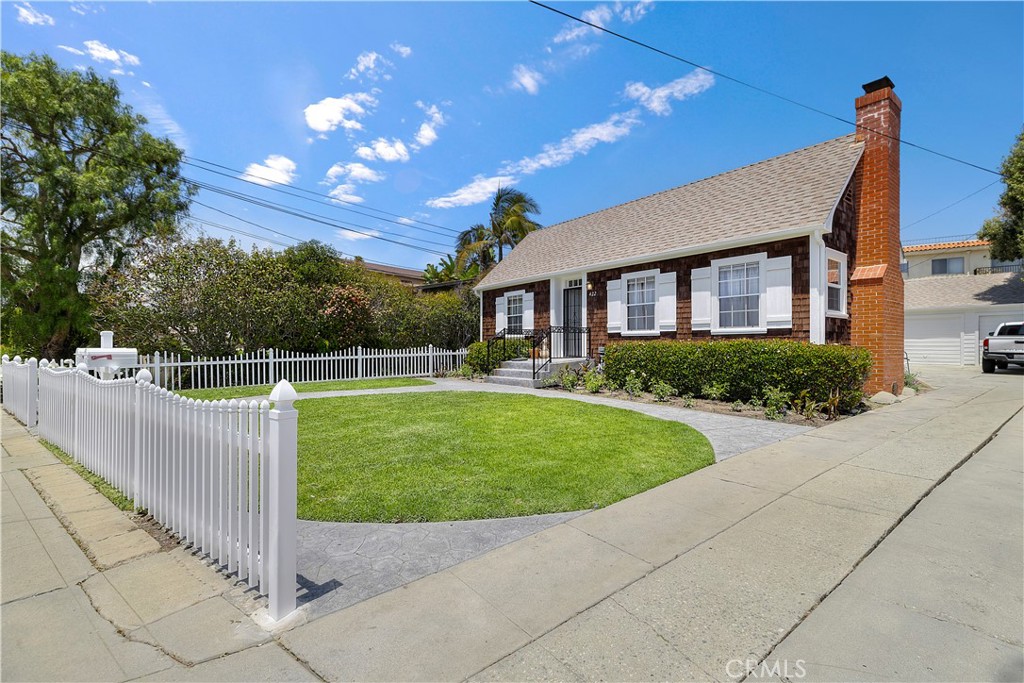 422 W 40th Street