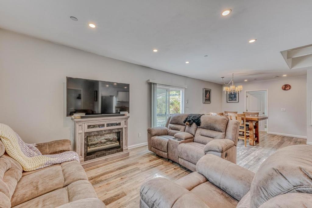 415 Carpenteria Road