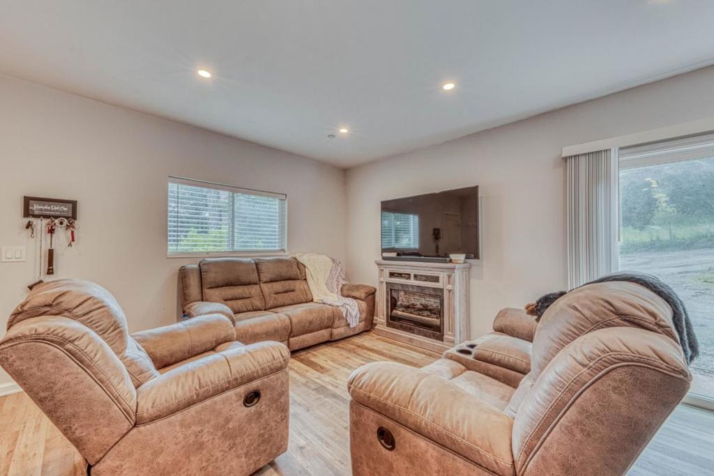 415 Carpenteria Road