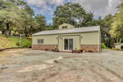 Photo of 415 Carpenteria Road, Aromas, CA 95004 (MLS # ML82044686)