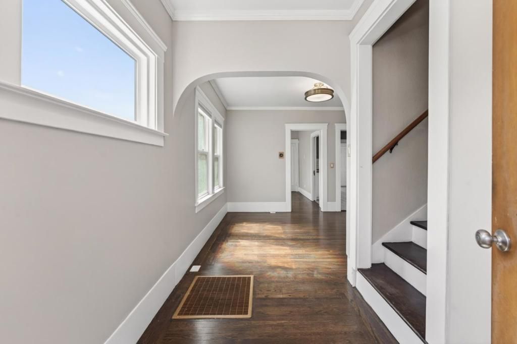 Photo of Oakland, CA 94605 (MLS # ML82045367)