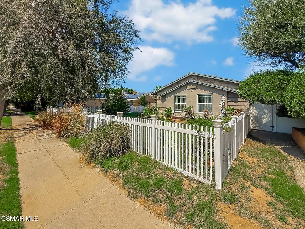 22847 W Enadia Way