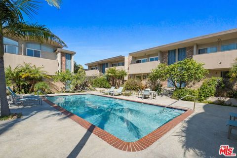 Photo of 4710 La Villa Marina #18, Marina Del Rey, CA 90292 (MLS # 26664285)