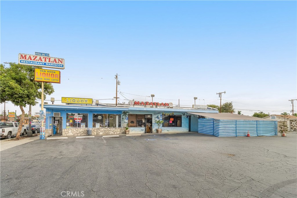 6938 N Paramount Boulevard