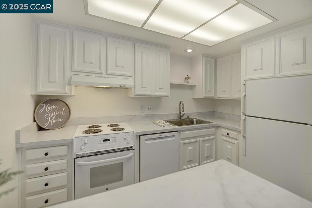 ROSSMOOR - Residential