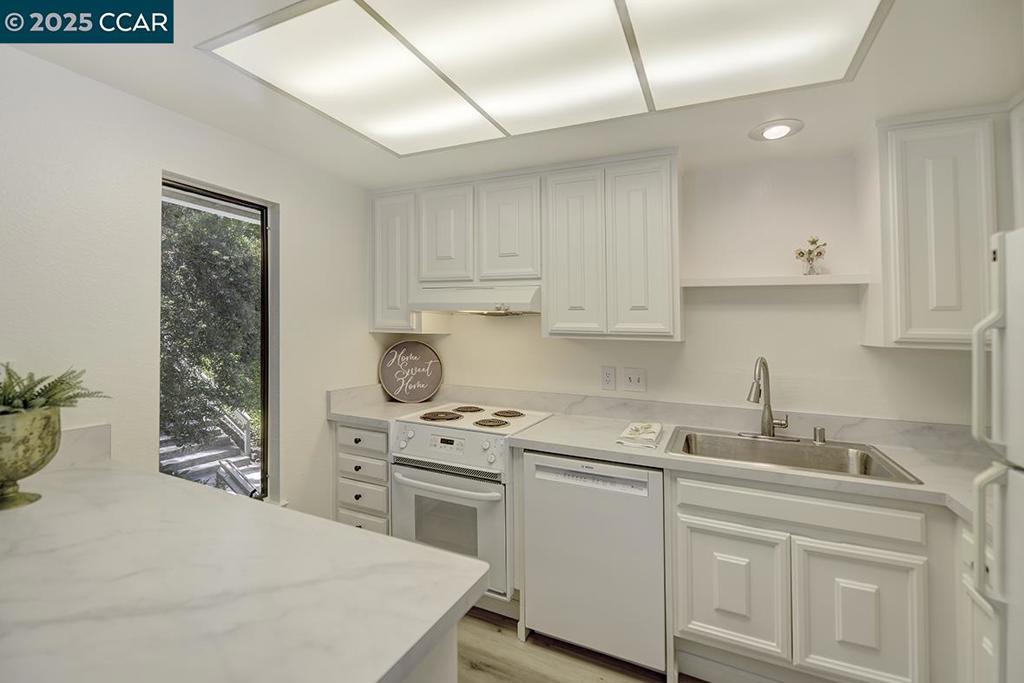 ROSSMOOR - Residential