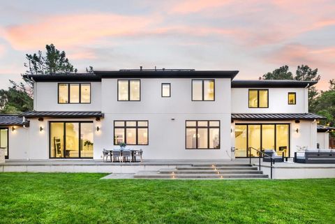 Photo of 60 Glengarry Way, Hillsborough, CA 94010 (MLS # ML82027382)