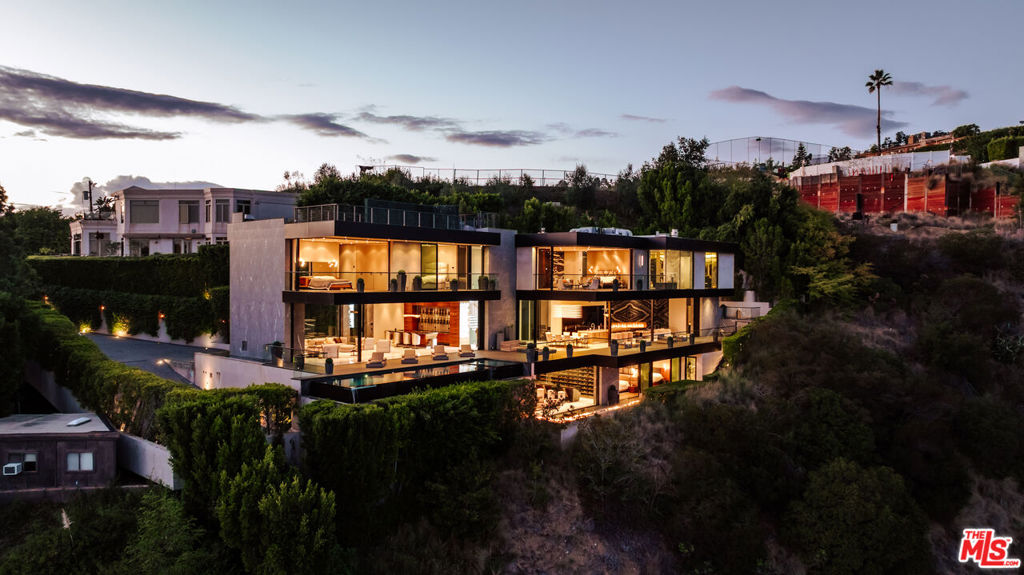 9199 Thrasher Avenue