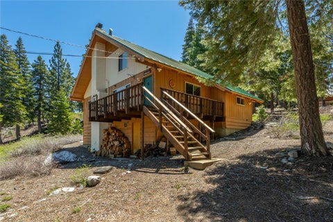 Photo of 167 Crawford AVE, Mammoth Lakes, CA 93546 (MLS # BB26189954)