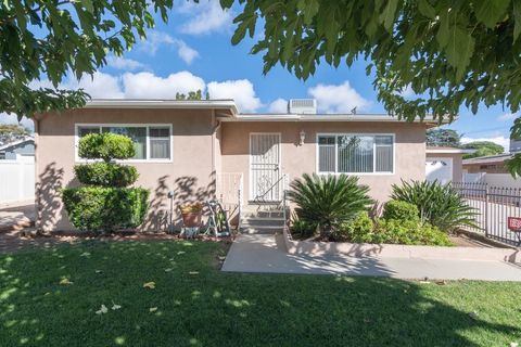 Photo of 1645 W Hays Street, Banning, CA 92220 (MLS # SW25244775)