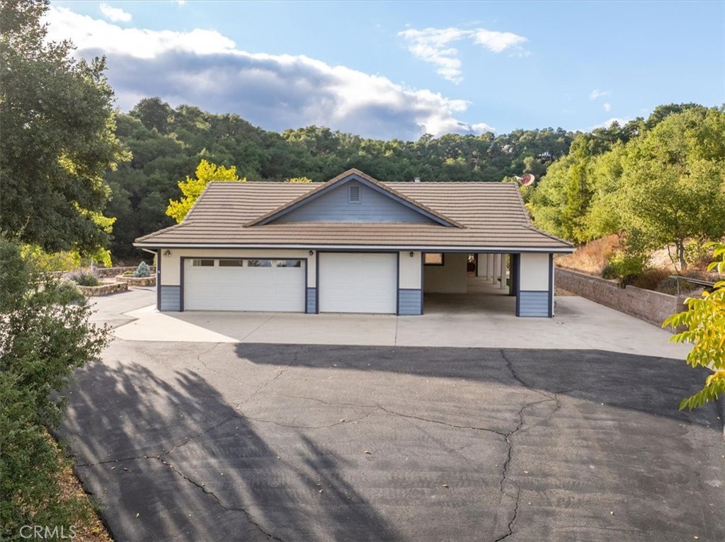 4242 Las Tablas Willow Creek Road