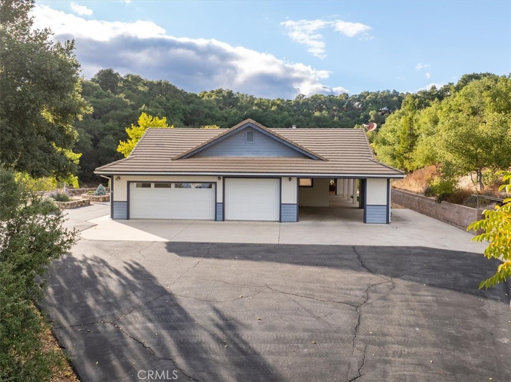 4242 Las Tablas Willow Creek Road
