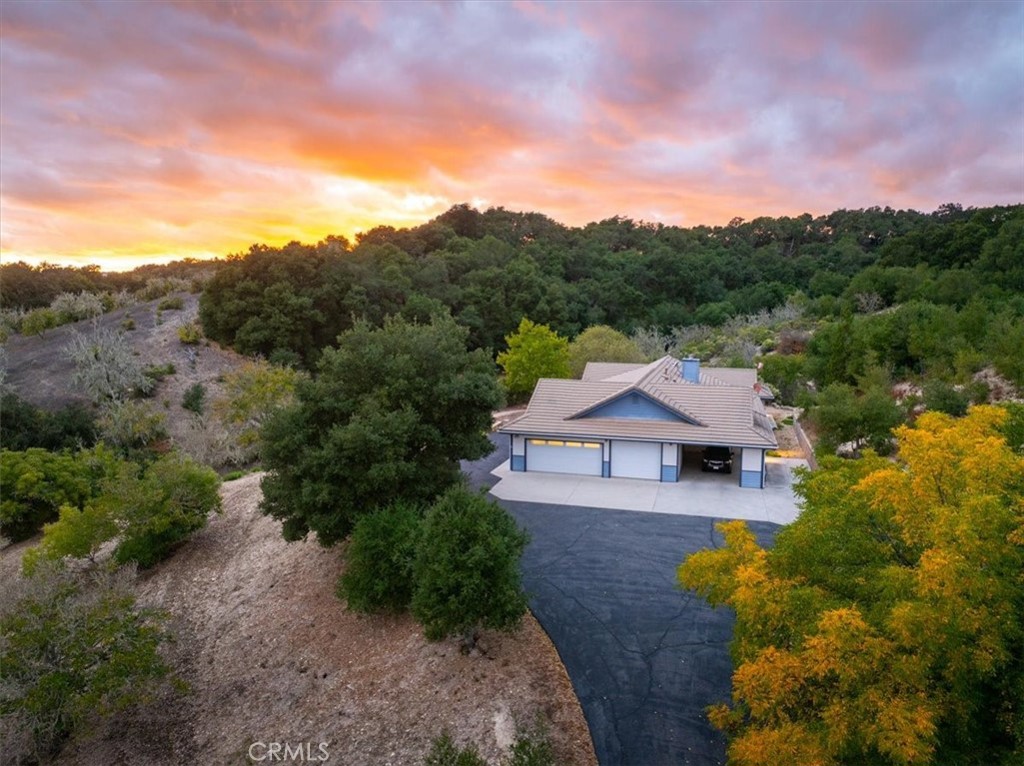 PROPERTIES 4242 Las Tablas Willow Creek Road