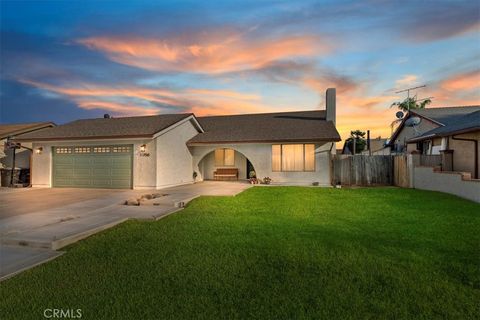 Photo of 10750 Hollenbeck Drive, Riverside, CA 92505 (MLS # IV25215866) Photo of 10750 Hollenbeck Drive, Riverside, CA 92505 (MLS # IV25215866)