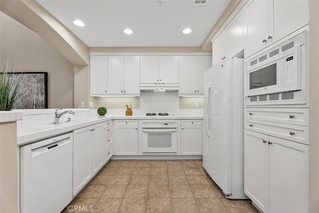 44 Burlingame, Irvine CA 92602 - Photo 17