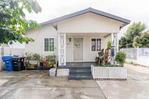 Photo of 856 W 73rd Street, Los Angeles, CA 90044 (MLS # SR25262769)