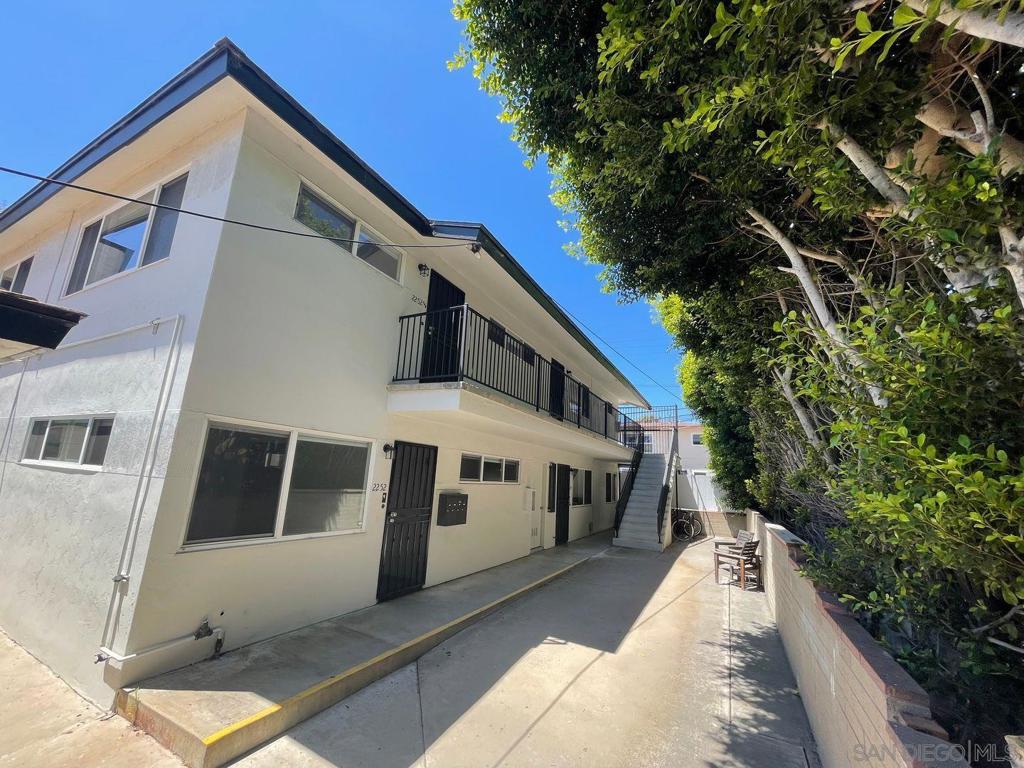 Now available for lease—this beautifully updated apartment in the heart of Pacific Beach offers a bright, modern living space just minutes from the coast. The home features an upgraded kitchen with sleek white cabinetry, quartz countertops, and stainless steel appliances, along with new flooring throughout for a fresh, contemporary feel. The spacious living area is filled with natural light, and the refreshed bathroom offers a clean, modern design. Enjoy the convenience of gated entry, assigned parking, and a prime location near shopping, dining, and the beach, making it the perfect blend of comfort and coastal lifestyle.