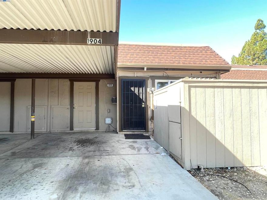 This 2 bedroom 1 bath end unit located in desirable Gentry Courts Community, is perfect for first time home buyer. New carpet, new a/c furnace, and water heater. Kitchen has granite countertop with like new dishwasher, refrigerator and electric range. Updated Bathroom with tiled flooring, and tub shower enclosure. In-unit laundry hookups with cabinets and 220-volt outlet. Covered parking spot located in front of unit along with additional parking space. Two lockable storage areas adjacent to the unit for added convenience. Community amenities include access to pool.
