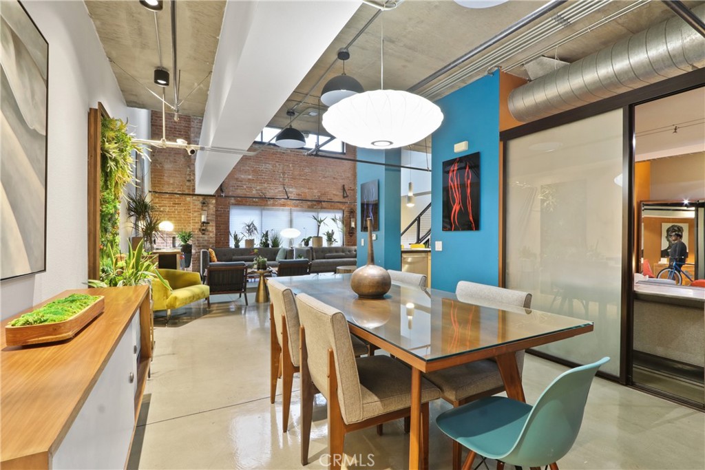 835 Locust 212